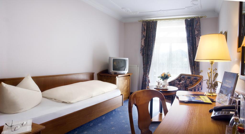 Post-Hotel Mittenwald Εξωτερικό φωτογραφία